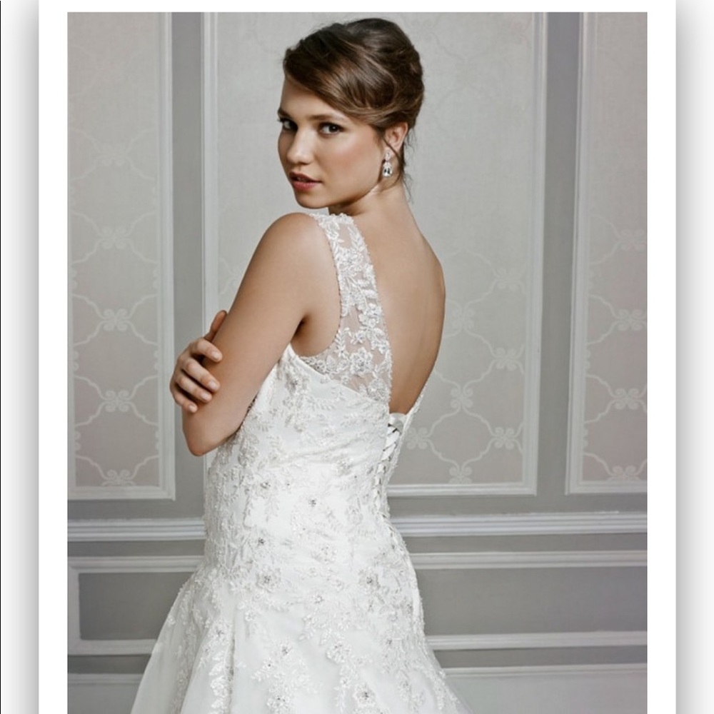 Brand New Wedding Dress Femme by.Kenneth Winston style 3380